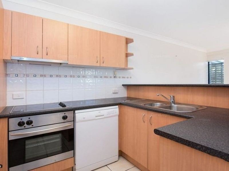 Photo - 2/12 Longlands Street, East Brisbane QLD 4169 - Image 4