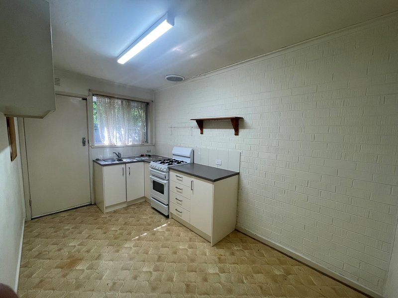 Photo - 2/12 Louis Avenue, Dandenong VIC 3175 - Image 3