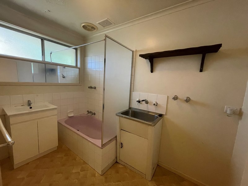 Photo - 2/12 Louis Avenue, Dandenong VIC 3175 - Image 6