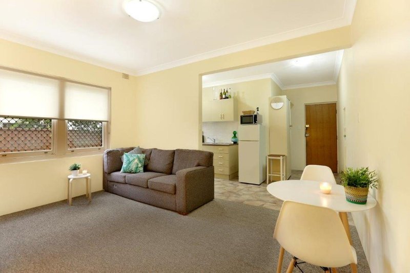 Photo - 2/12 Market Place, Wollongong NSW 2500 - Image 2