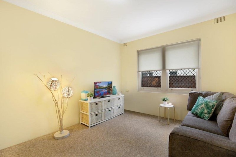 Photo - 2/12 Market Place, Wollongong NSW 2500 - Image 3