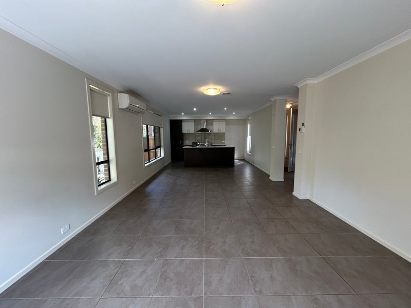 Photo - 2/12 Miller Street, Heidelberg Heights VIC 3081 - Image 6