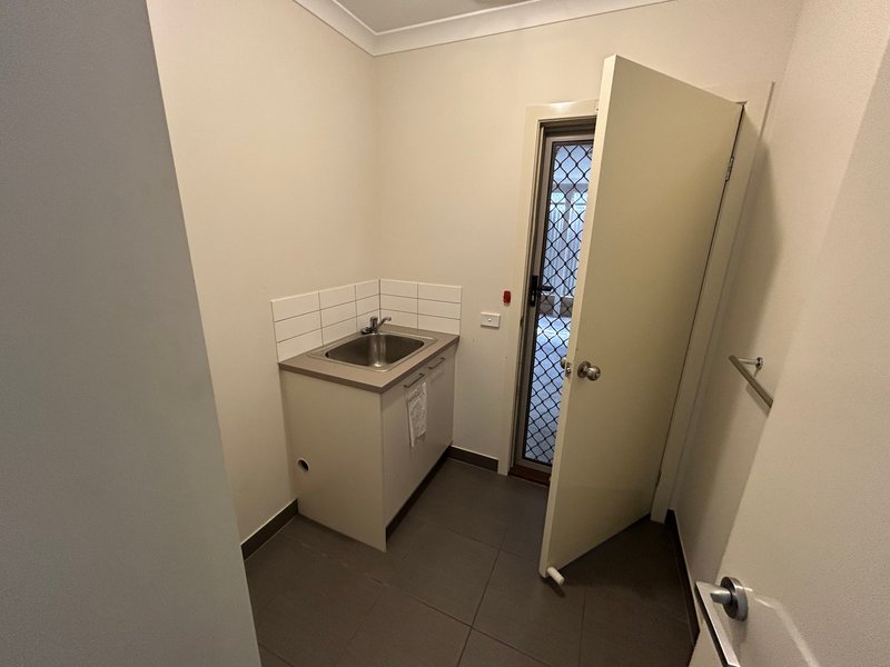 Photo - 2/12 Miller Street, Heidelberg Heights VIC 3081 - Image 10