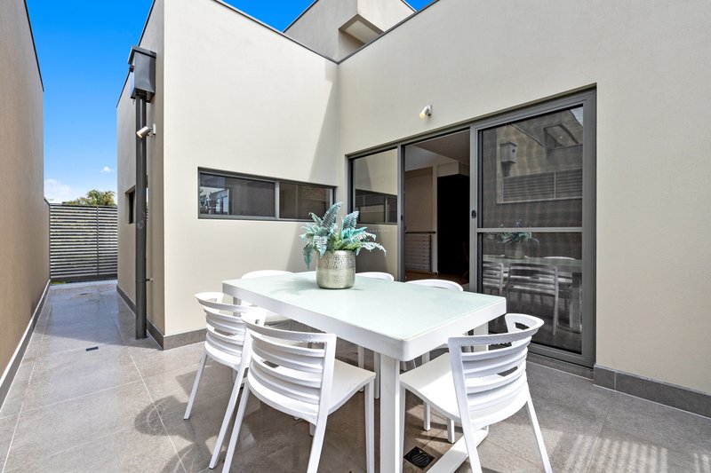 Photo - 2/12 Monaco Street, Parkdale VIC 3195 - Image 14