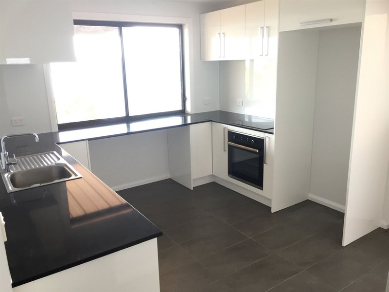 Photo - 2/12 Nicholas Drive, Sandy Bay TAS 7005 - Image 4