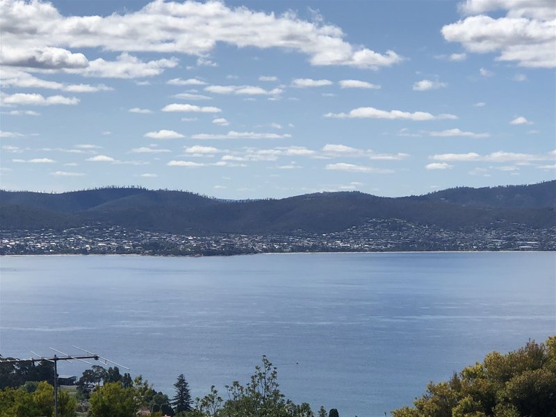 Photo - 2/12 Nicholas Drive, Sandy Bay TAS 7005 - Image 10
