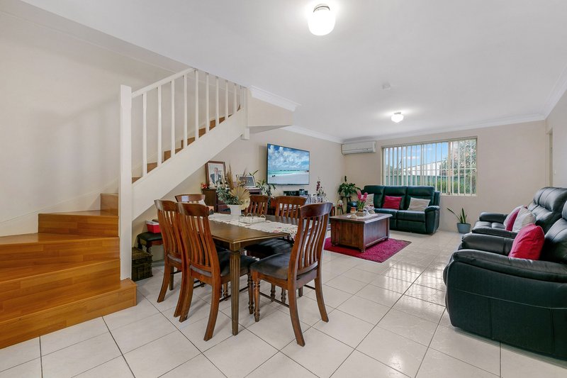 Photo - 2/12 Prairie Vale Road, Bankstown NSW 2200 - Image 4