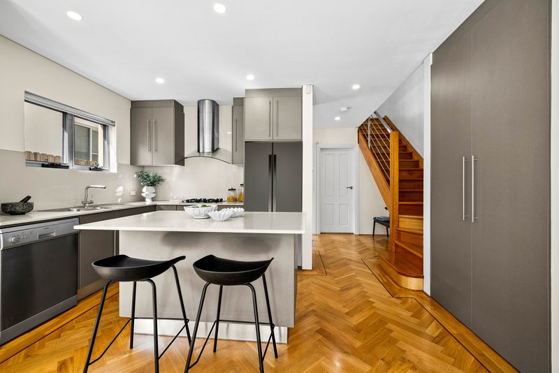 Photo - 2/12 Reina Street, North Bondi NSW 2026 - Image 5