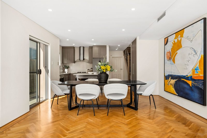 Photo - 2/12 Reina Street, North Bondi NSW 2026 - Image 6