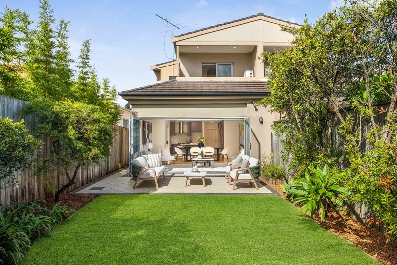 Photo - 2/12 Reina Street, North Bondi NSW 2026 - Image 11