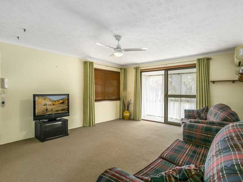 Photo - 2/12 Rosewood Avenue, Broadbeach QLD 4218 - Image 6