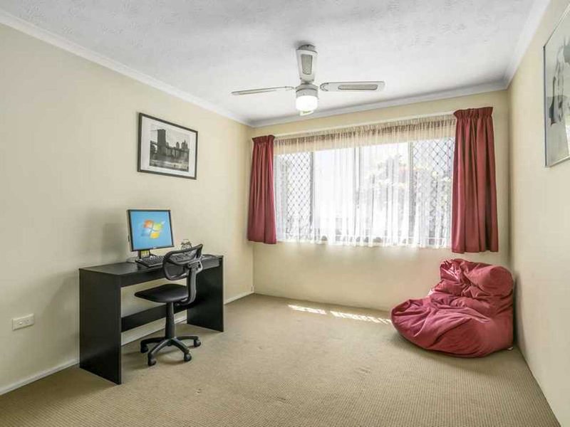 Photo - 2/12 Rosewood Avenue, Broadbeach QLD 4218 - Image 8