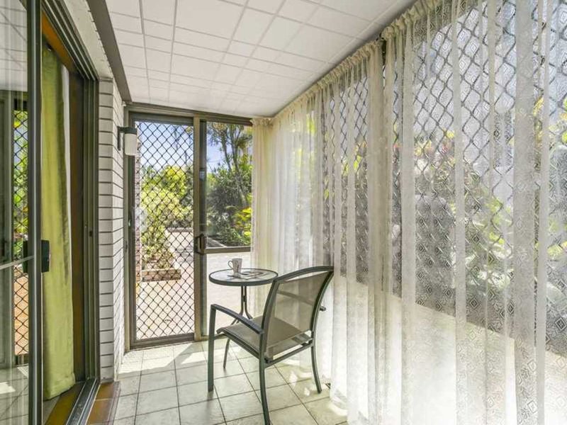 Photo - 2/12 Rosewood Avenue, Broadbeach QLD 4218 - Image 11