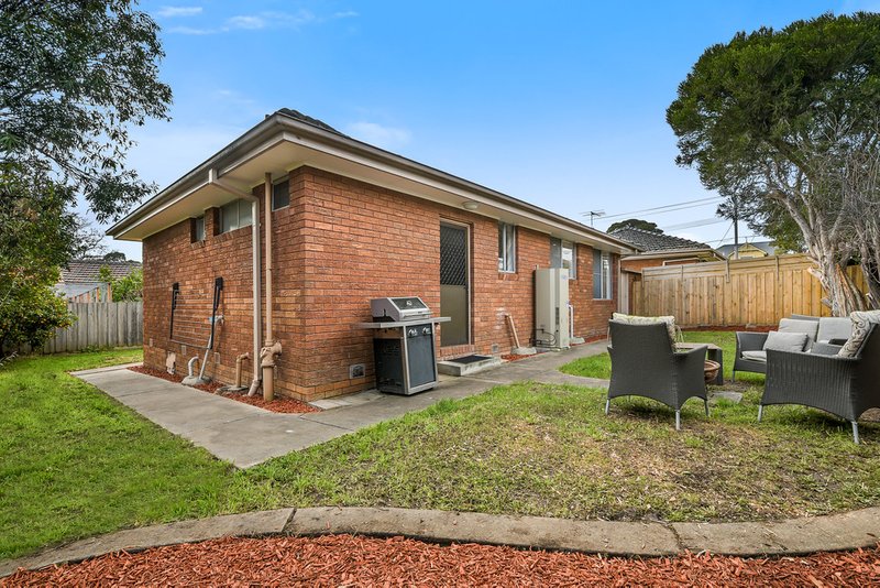 Photo - 2/12 Royton Street, Burwood East VIC 3151 - Image 10