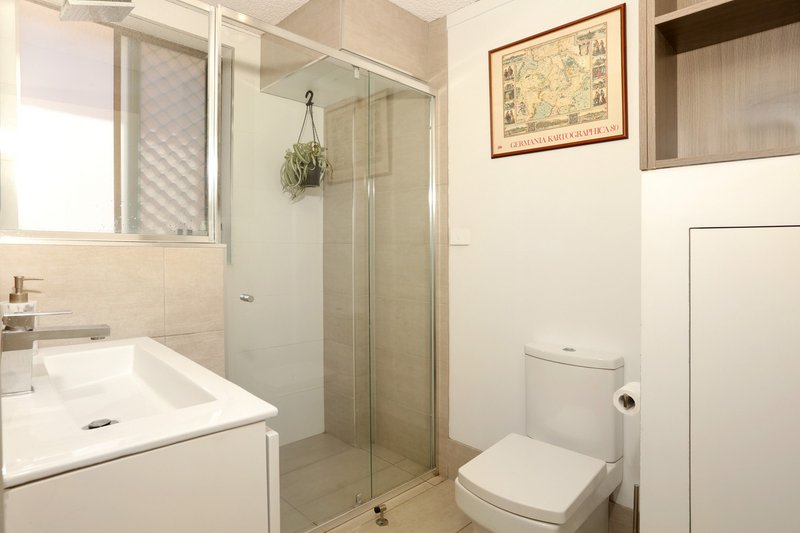 Photo - 2/12 Second Avenue, Broadbeach QLD 4218 - Image 4