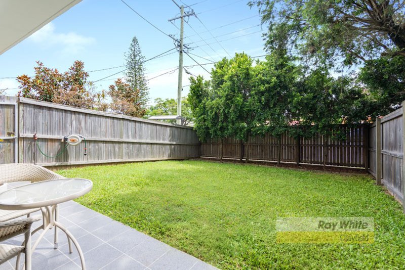 Photo - 2/12 Stopford Street, Wooloowin QLD 4030 - Image 4