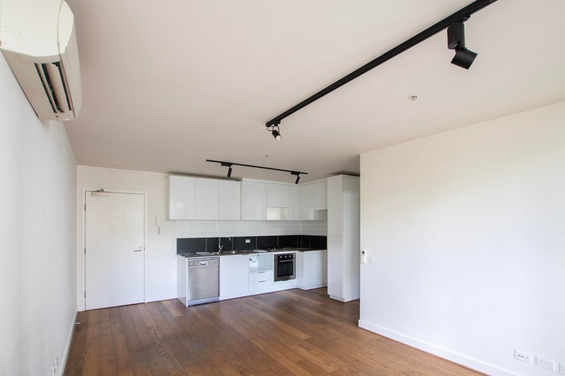 Photo - 2/12 Trenerry Crescent, Abbotsford VIC 3067 - Image 3