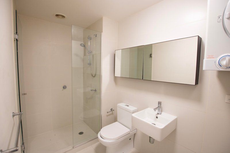 Photo - 2/12 Trenerry Crescent, Abbotsford VIC 3067 - Image 6