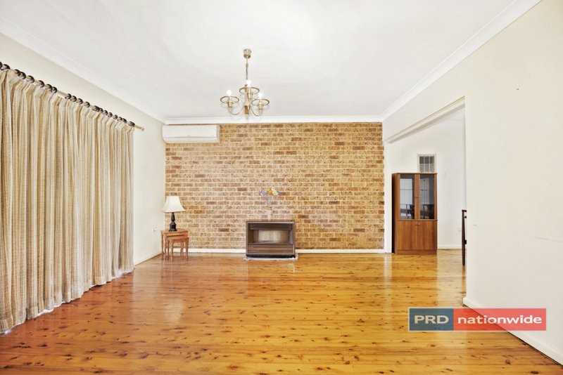 Photo - 212 Victoria Street, Kingswood NSW 2747 - Image 2