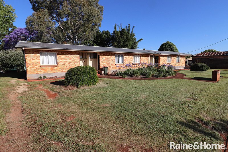 2/12 William Street, Kingaroy QLD 4610