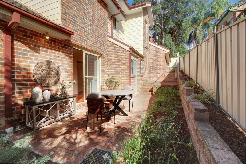 Photo - 2/12 Woodlawn Avenue, Mangerton NSW 2500 - Image 9