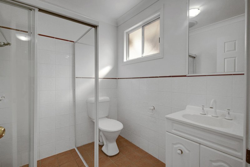 Photo - 2/12 Woodlawn Avenue, Mangerton NSW 2500 - Image 11