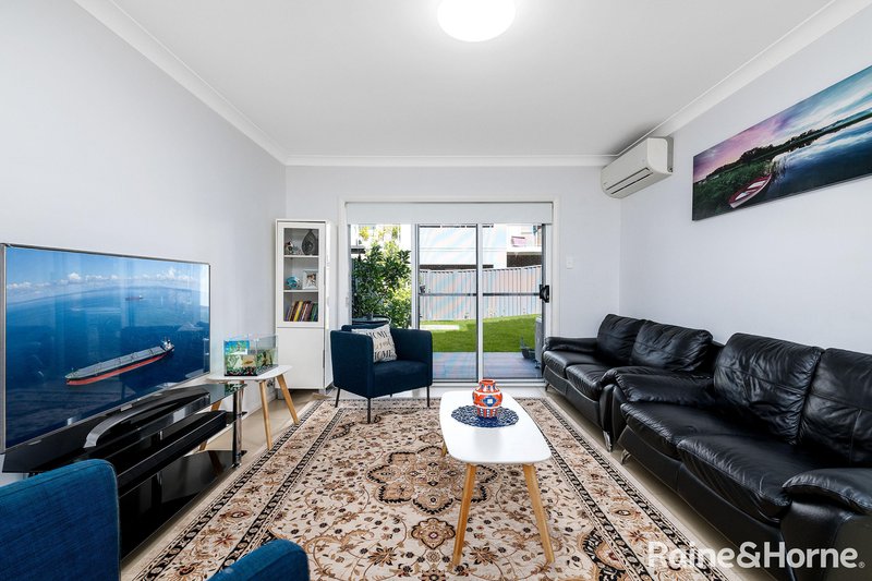 Photo - 2/120-122 Cumberland Road, Ingleburn NSW 2565 - Image 3