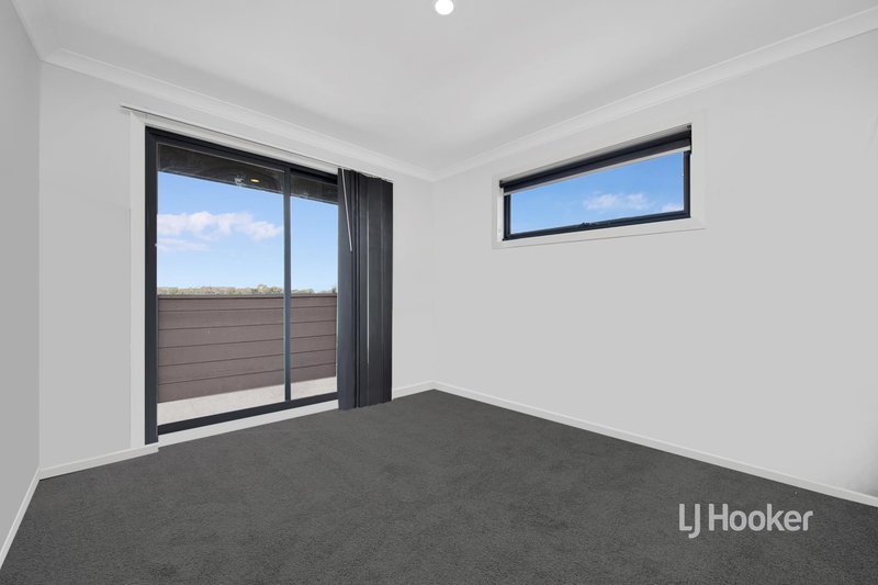 Photo - 21/205 James Mirams Drive, Roxburgh Park VIC 3064 - Image 6