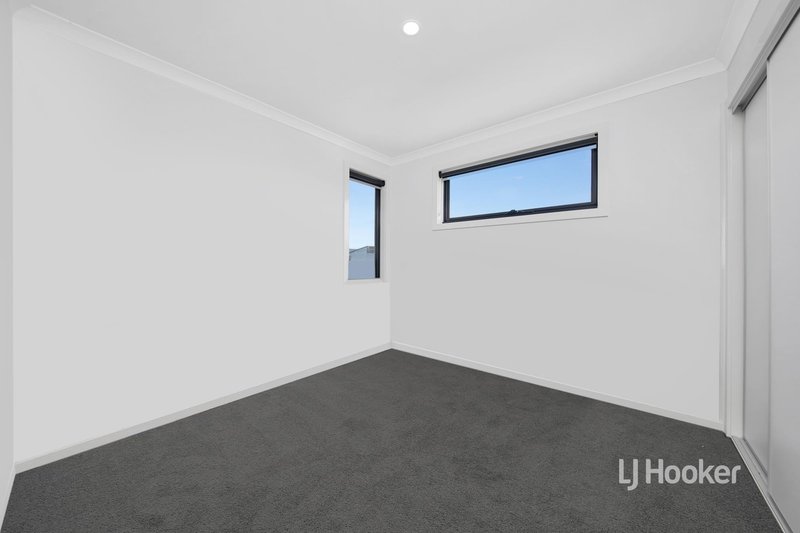 Photo - 21/205 James Mirams Drive, Roxburgh Park VIC 3064 - Image 7