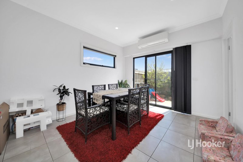 Photo - 21/205 James Mirams Drive, Roxburgh Park VIC 3064 - Image 5
