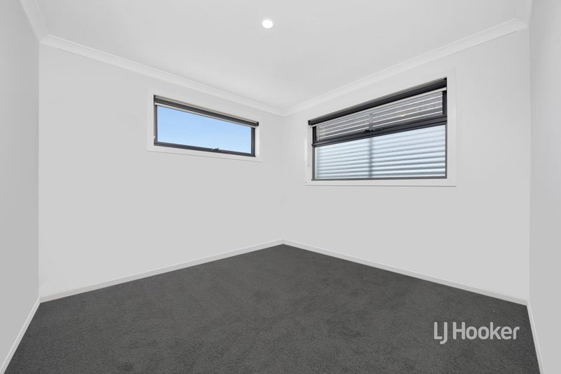 Photo - 21/205 James Mirams Drive, Roxburgh Park VIC 3064 - Image 8