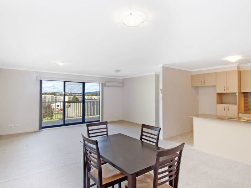 Photo - 21/21 Beissel Street, Belconnen ACT 2616 - Image 2