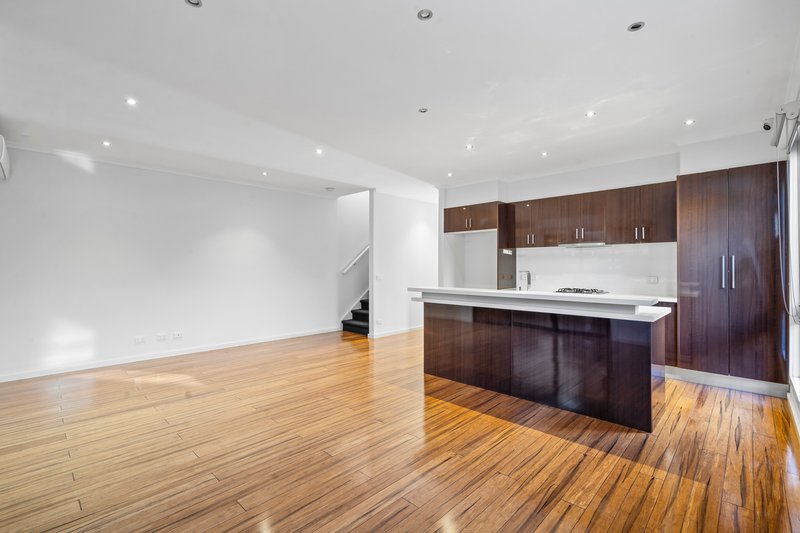 Photo - 2/121 Widford Street, Glenroy VIC 3046 - Image 4
