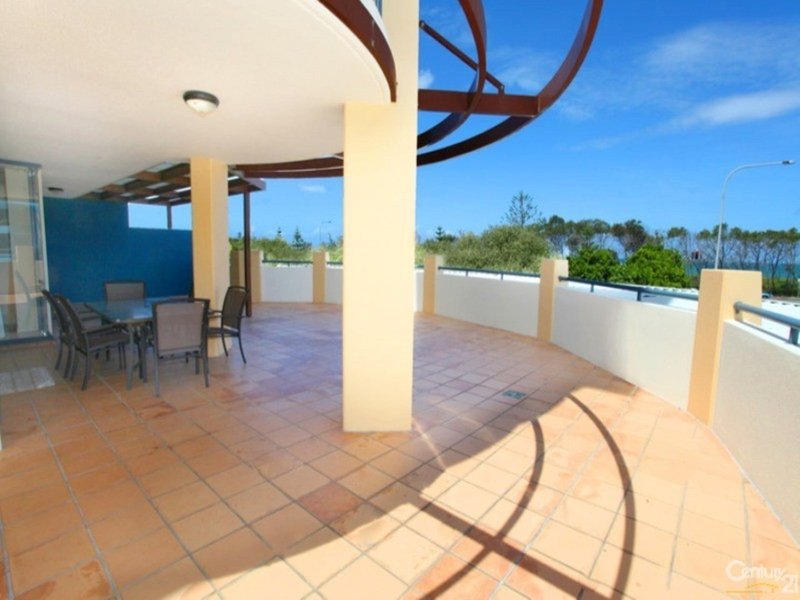 Photo - 212/102 Alexandra Parade, Alexandra Headland QLD 4572 - Image 2