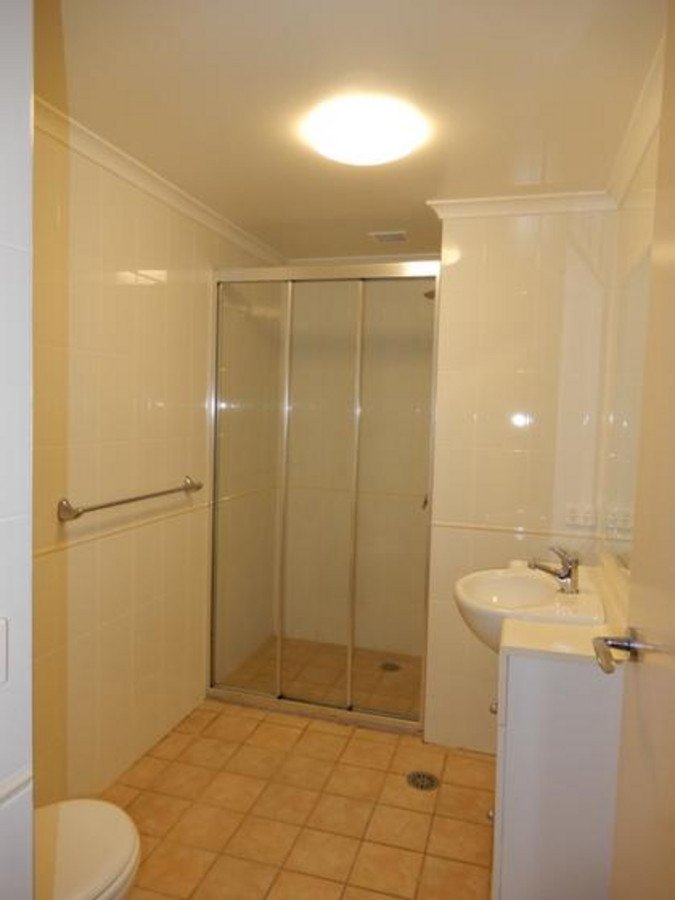 Photo - 212/107 Canberra Avenue, Griffith ACT 2603 - Image 7