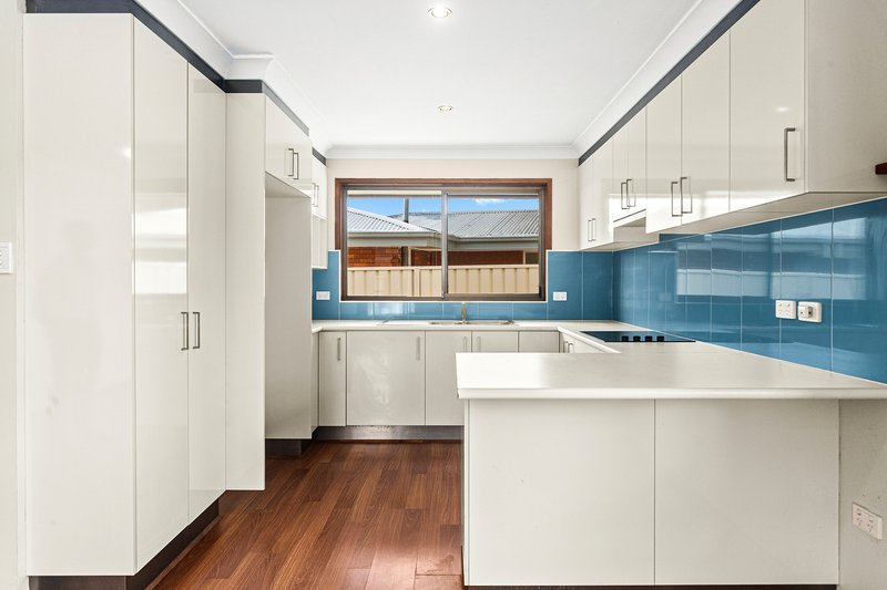 Photo - 2/121A Tongarra Road, Albion Park NSW 2527 - Image 4