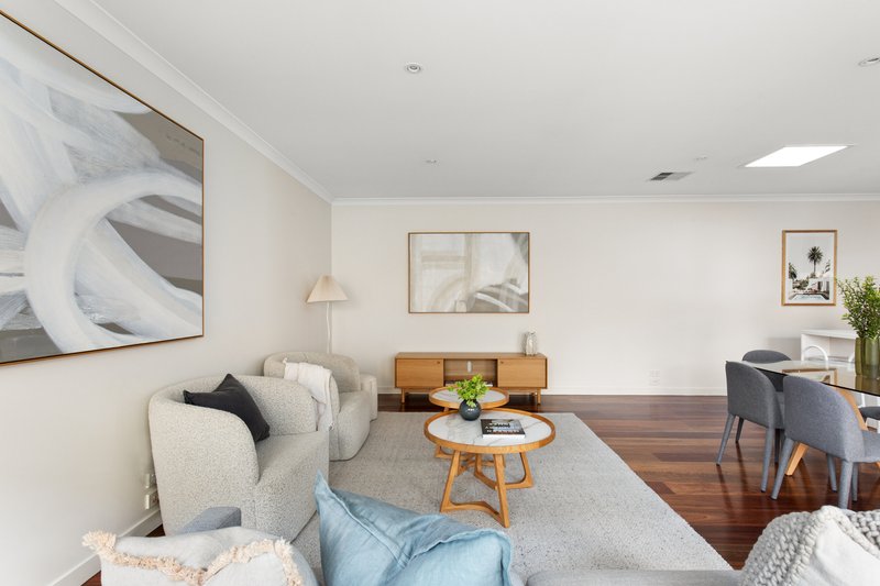 Photo - 2/122 Centre Dandenong Road, Cheltenham VIC 3192 - Image 6