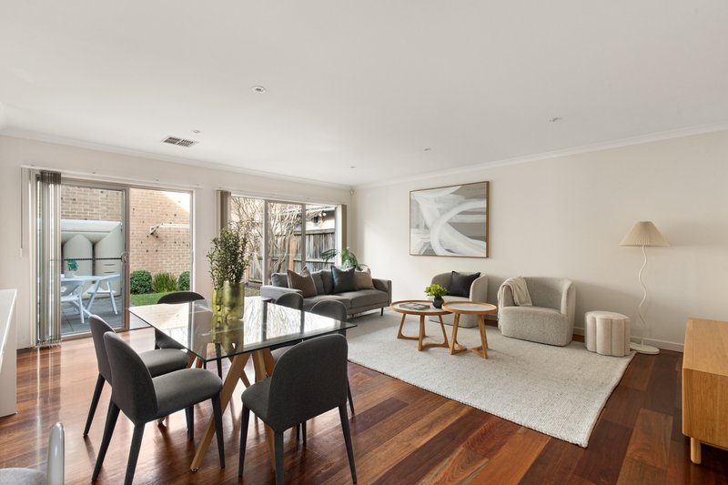 Photo - 2/122 Centre Dandenong Road, Cheltenham VIC 3192 - Image 9