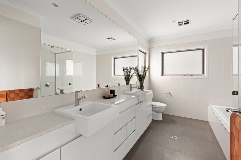 Photo - 2/122 Centre Dandenong Road, Cheltenham VIC 3192 - Image 14