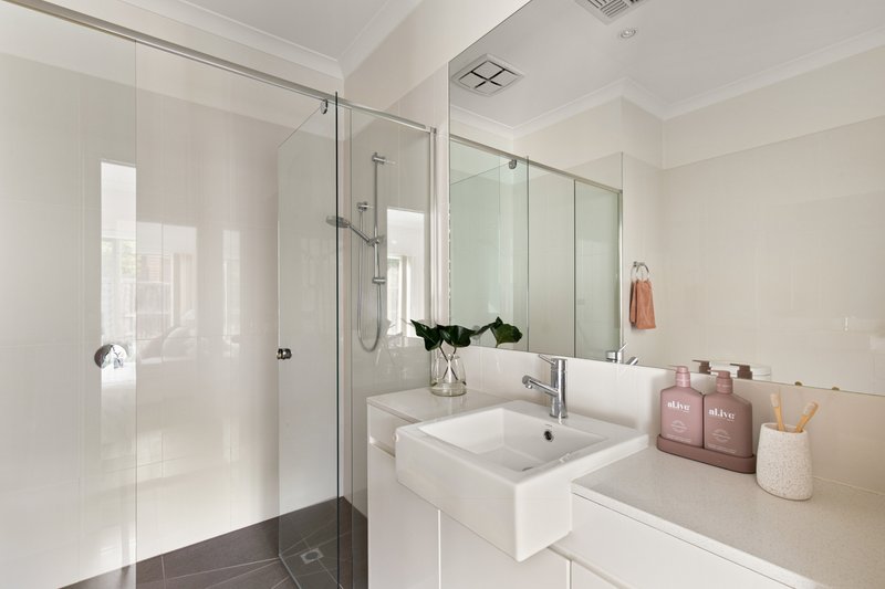 Photo - 2/122 Centre Dandenong Road, Cheltenham VIC 3192 - Image 18