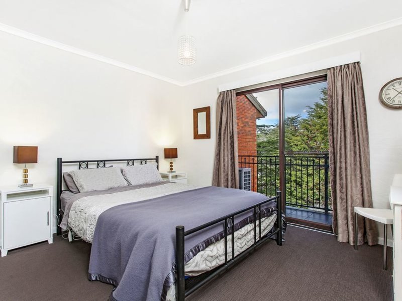 Photo - 21/22 Leichhardt Street, Griffith ACT 2603 - Image 3