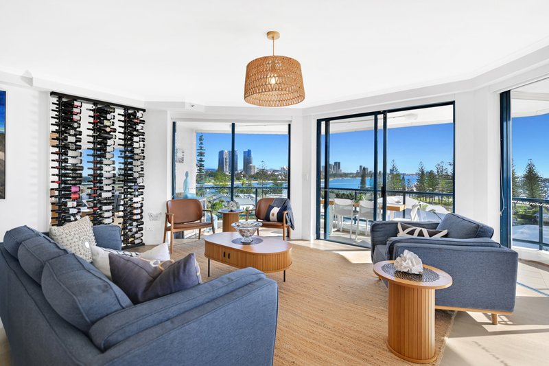 Photo - 21/22 Montgomery Avenue, Main Beach QLD 4217 - Image 1