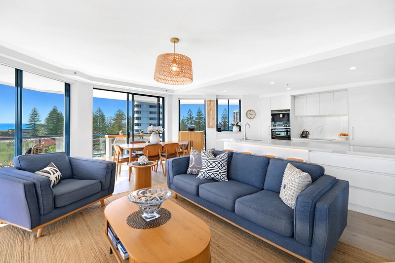 Photo - 21/22 Montgomery Avenue, Main Beach QLD 4217 - Image 3
