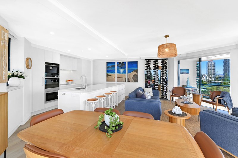 Photo - 21/22 Montgomery Avenue, Main Beach QLD 4217 - Image 4