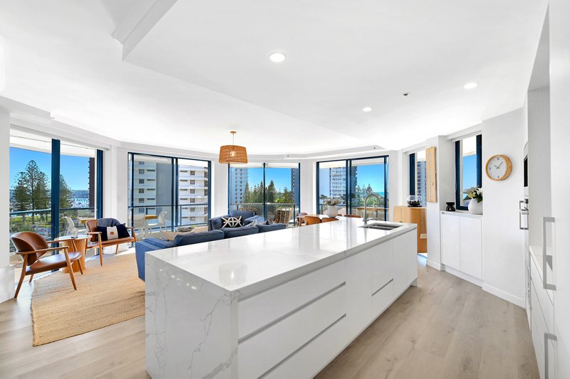 Photo - 21/22 Montgomery Avenue, Main Beach QLD 4217 - Image 6