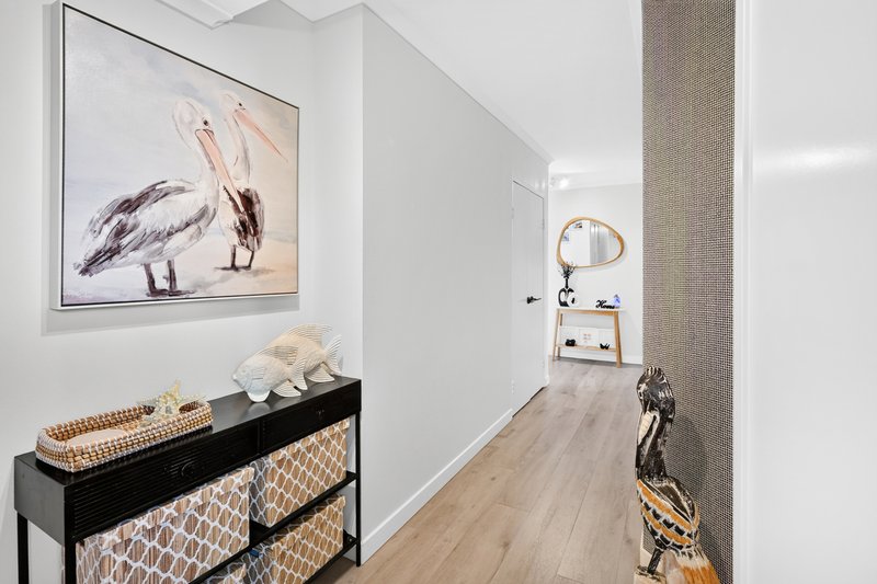 Photo - 21/22 Montgomery Avenue, Main Beach QLD 4217 - Image 16