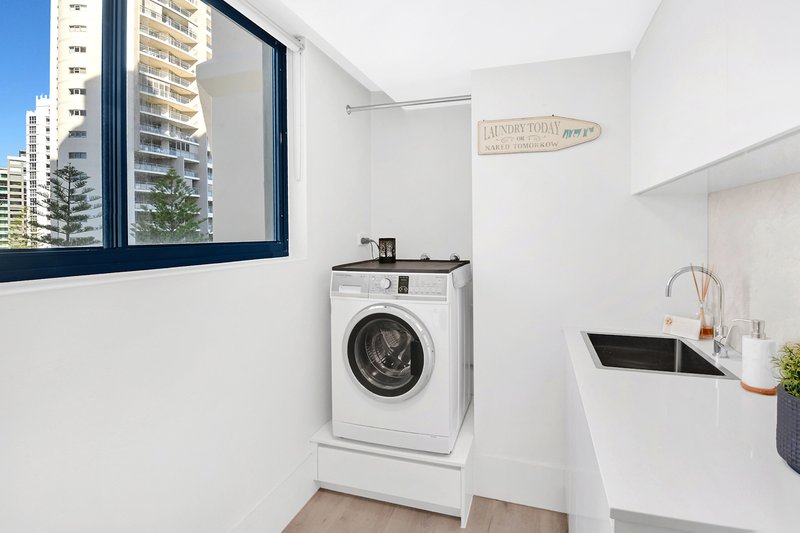 Photo - 21/22 Montgomery Avenue, Main Beach QLD 4217 - Image 17