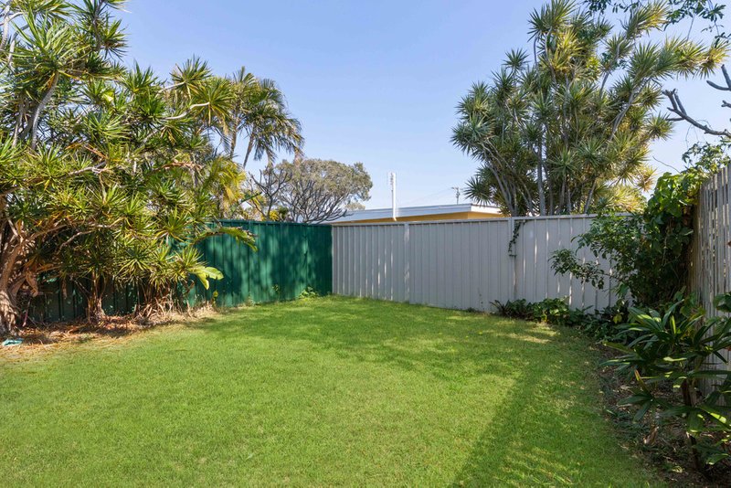 Photo - 2/122 Point Cartwright Drive, Buddina QLD 4575 - Image 9