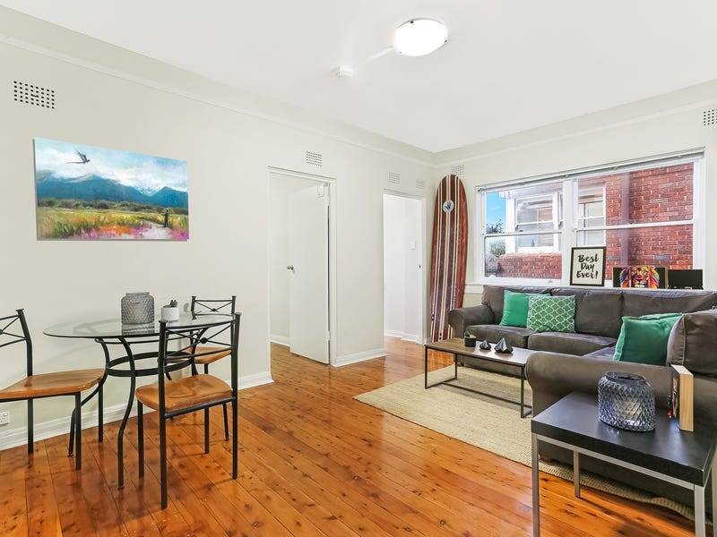 Photo - 2/123 Old South Head Road, Bondi Junction NSW 2022 - Image 2