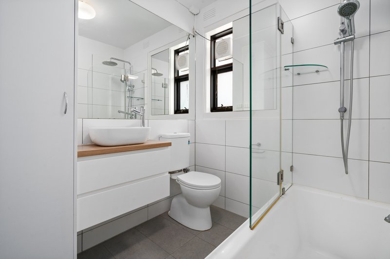 Photo - 2/123 Tennyson Street, Elwood VIC 3184 - Image 7